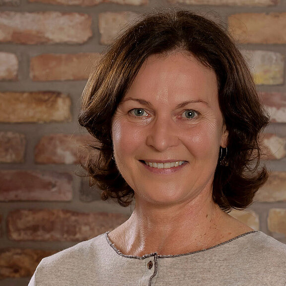 Porträt von Andrea Baur, Bereichsleiterin Wohngeldbehörde und Stadtverwaltung der Landeshauptstadt Potsdam